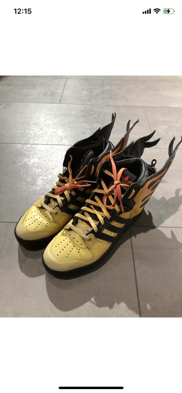 Materialismo Lustre Asesinar Adidas JS Flames Jeremy Scott - Size: US 9 - Vinted