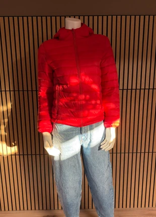 Doudoune Pull & Bear rouge M • Chaude & tendance • Bon état, marca: Pull & Bear, estado: Muito bom, tamanho: M / 38 / 10, €29.90, €32.10 inclui Proteção do Comprador