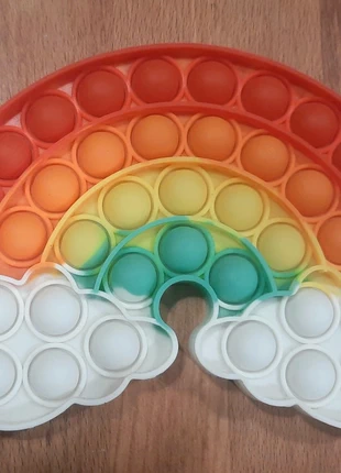 Pop it Arco Iris, état: Très bon état, taille: 3 ans / 98 cm, 1,00 €, 1,75 € Protection acheteurs incluse