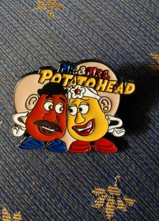 Pin del Sr y Sra Patata, marca: Disney, estado: Muy bueno, 8,00 €, 9,10 € Protección al comprador incluida
