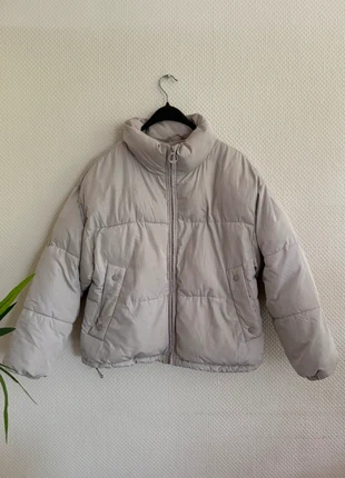 Puffer jas, merk: Pull & Bear, staat: Heel goed, maat: M / 38 / 10, € 6,00, € 7,00 inclusief Kopersbescherming