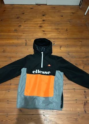 Ellesse Veste imperméable col zippé nata noir/orange enfant - Ellesse, brand: Ellesse, condizioni: Nuovo senza cartellino, taglia: S, €15.00, €16.45 include la Protezione acquisti
