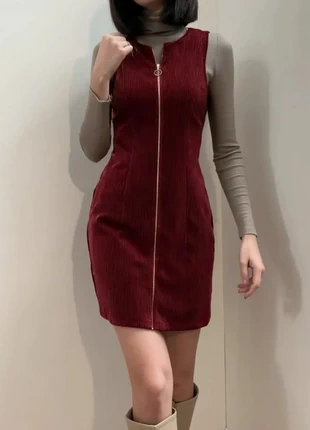 Robe courte en velours côtelé bordeaux à zip doré style rétro chic, marque: Bai Amour, état: Très bon état, taille: M / 38 / 10, 34,99 €, 37,44 € Protection acheteurs incluse