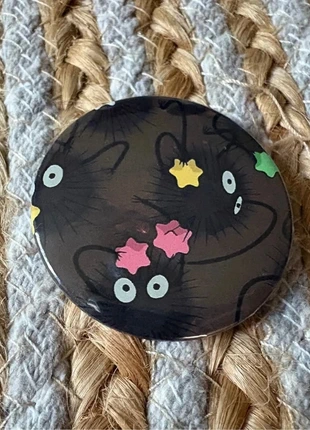 Broche Les susuwatari (noiraudes) Ghibli 🌙🖤, marca: Ghibli, estado: Muy bueno, 3,60 €, 4,48 € Protección al comprador Pro incluida