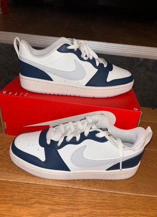 Baskets Nike P.38 Neuves unisex, marca: Nike, estado: Novo com etiquetas, tamanho: 38, €50.00, €53.20 inclui Proteção do Comprador