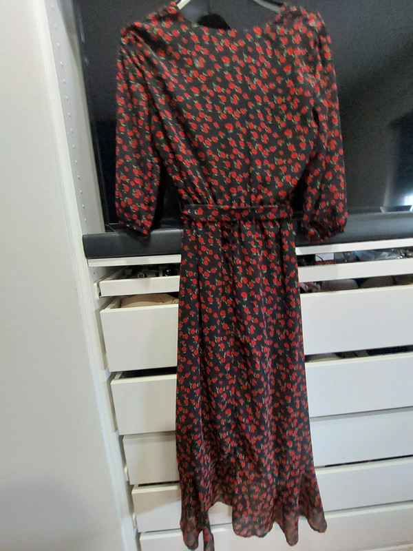 Vestido vermelho longo, tamanho XS, da Bershka. 5