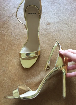 NEU: Edle goldene Riemchen-Sandalen Strappy Heels Göttin Heels #blogger #fashion, brand: Tally Weijl, condizioni: Nuovo senza cartellino, taglia: 39, €16.99, €18.54 include la Protezione acquisti