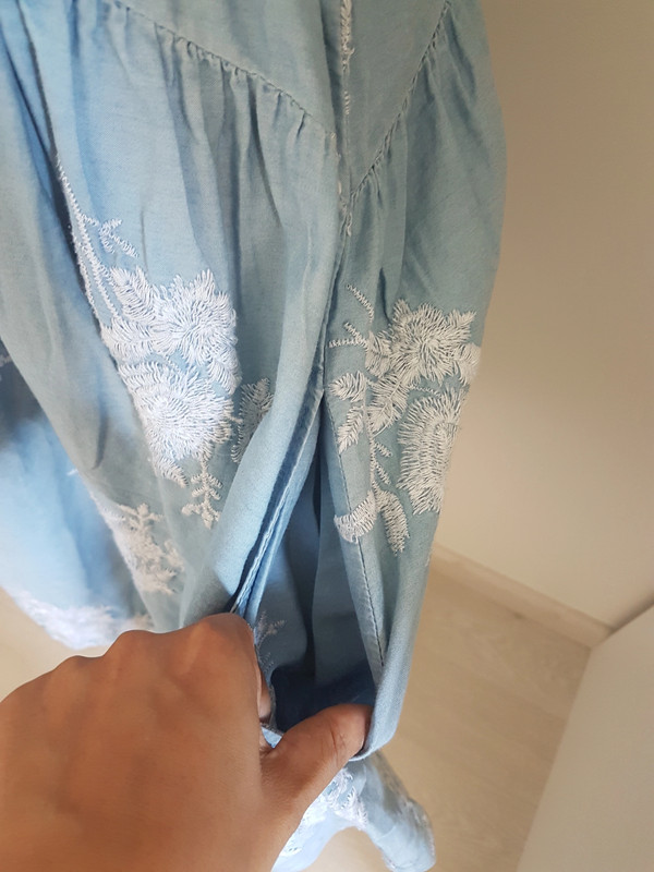 Robe bleu jean brodé mango  4