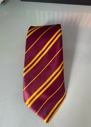 Cravate Harry potter, marque: Wizarding world, état: Neuf sans étiquette, 2,00 €, 2,80 € Protection acheteurs incluse