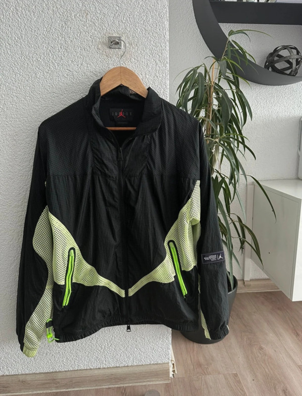 Jordan Jacke 1