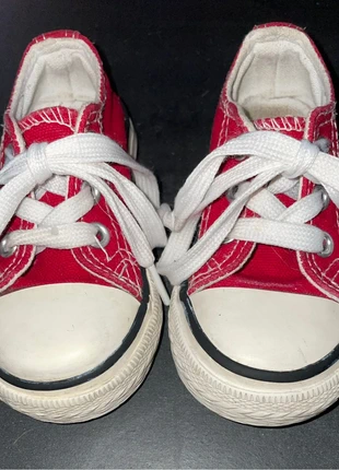 Baskets bébé rouges pointure 18 style converse, estado: Bueno, tamaño: 18, 6,00 €, 7,00 € Protección al comprador incluida
