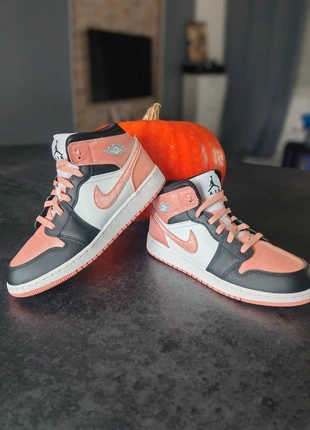 Air Jordan 1 Mid Madder Root, marke: Jordan, zustand: Neu, größe: 40, 50,00 €, 53,20 € inklusive Vinted-Käuferschutz