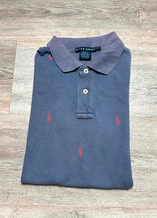 Polo manche courte Ralph Lauren couleur violet taille S en bon état, merk: Ralph Lauren, staat: Goed, maat: S / 36 / 8, € 7,00, € 8,05 inclusief Kopersbescherming
