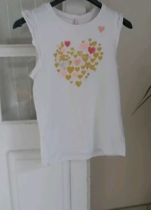 T-shirt blanc avec des cœurs roses dorés et blanc. , marque: Gémo, état: Très bon état, taille: 9-12 mois / 74 cm, 1,20 €, 1,96 € Protection acheteurs incluse