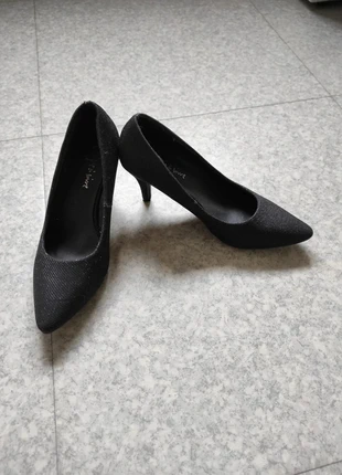 Chaussure talon aiguille noir a paillettes, marque: Noir, état: Bon état, taille: 38, 3,00 €, 3,85 € Protection acheteurs incluse