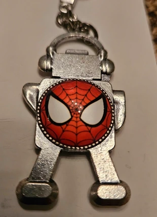 Porte clés robot métal motif SpiderMan, marke: crzajoil, zustand: Neu, 8,00 €, 9,10 € inklusive Vinted-Käuferschutz