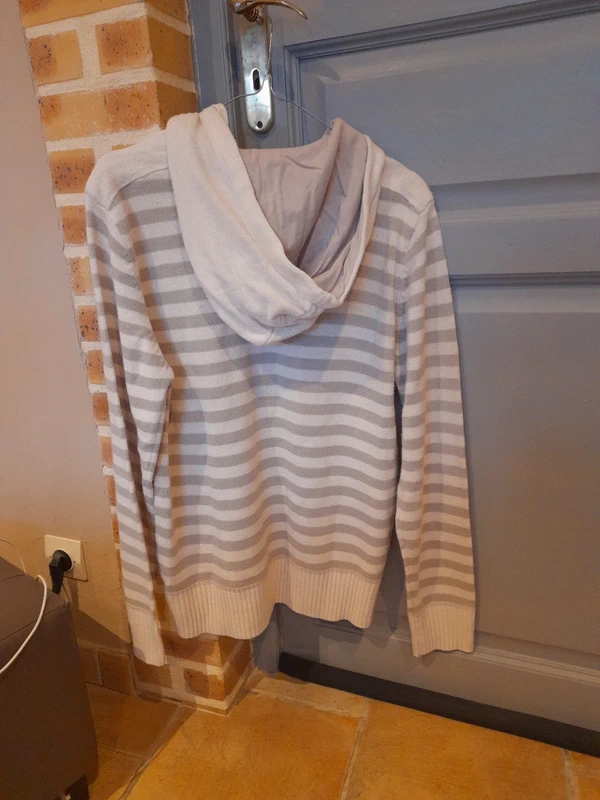 Pull à capuche - photo numéro 2