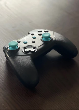 Manette Nintendo switch Bluetooth, brand: freaks geeks, condizioni: Ottime, €15.00, €16.45 include la Protezione acquisti