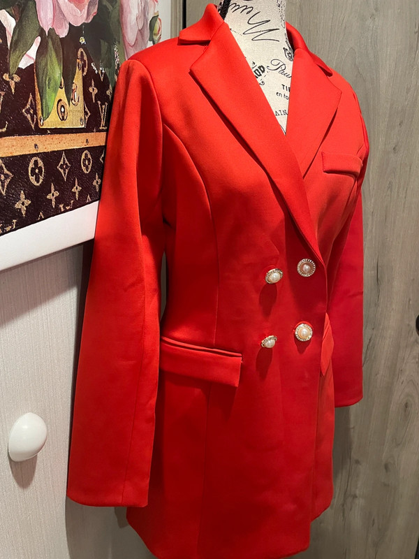 Red blazer 3