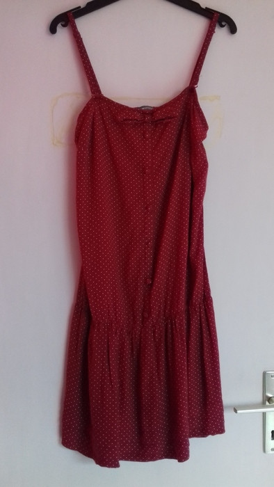 Robe rouge a poids blancs 1