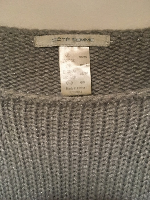 Pull gris type tricoté avec fils brillants 3