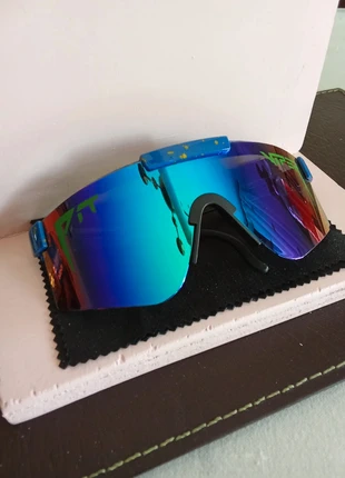 Pit viper sunglasses 100%, marque: Pit Viper, état: Très bon état, 10,00 €, 11,20 € Protection acheteurs incluse