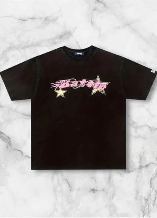 T-shirt noir imprimé étoiles et logo rose taille M style streetwear Y2K vintage, marke: y2k, zustand: Sehr gut, größe: M, 25,00 €, 26,95 € beinhaltet Vinted-Käuferschutz Pro