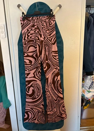 Pantalon maille épaisse psychédélique taille XS, marque: Bershka, état: Très bon état, taille: XS / 34 / 6, 3,00 €, 3,85 € Protection acheteurs incluse