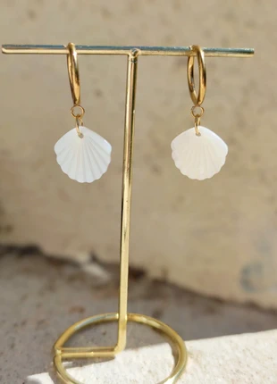 Boucles d'oreilles à anneaux moyens et pendentifs coquillages blancs nacrés - Acier inoxydable, merk: Coquillages blancs nacrés, staat: Heel goed, € 9,00, € 10,15 inclusief Kopersbescherming Pro