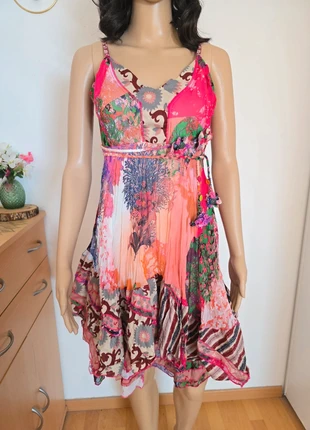 Robe d'été à bretelles col V, brand: robe d'été, condition: Good, size: M / 38 / 10, €3.50, €4.38 includes Buyer Protection