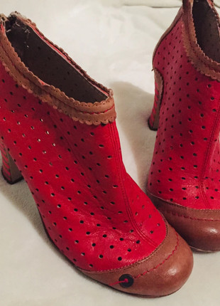 Gold button shoes shop