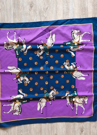 Foulard vintage chevaux et cavaliers 76*76, brand: Vintage, condition: Very good, €4.00, €4.90 includes Buyer Protection