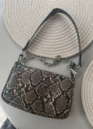 UO animal print shoulder bag with detatchable chain, brand: Urban Outfitters, condition: Very good, £16.00, £17.50 includes Buyer Protection