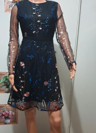 Magnifique robe sheilay, merk: Sheilay, staat: Heel goed, maat: S / 36 / 8, € 15,00, € 16,45 inclusief Kopersbescherming