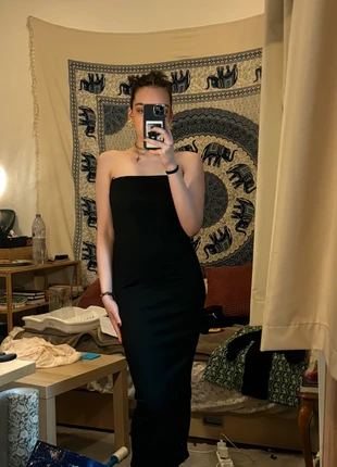 Robe bustier moulante noire, merk: Pull & Bear, staat: Nieuw met prijskaartje, maat: S / 36 / 8, € 7,00, € 8,05 inclusief Kopersbescherming