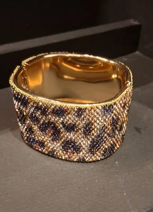 Gold toned hinged cuff bracelet multi coloured sparkly rhinestones detail new no tag, marque: gold toned cuff bracelet, état: Neuf sans étiquette, 15,00 €, 16,45 € Protection acheteurs incluse