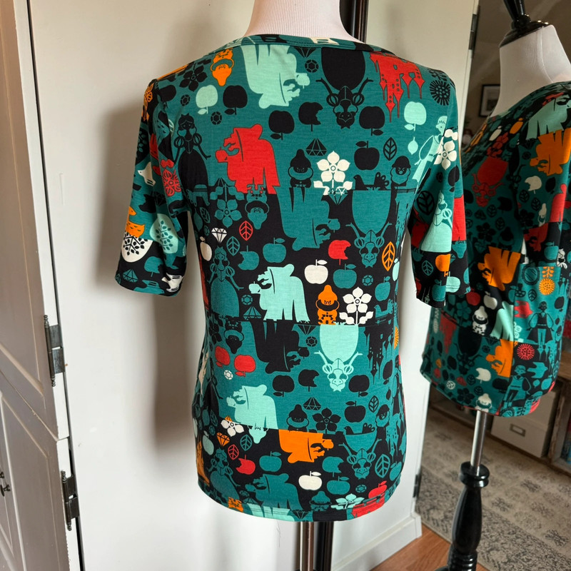 Lularoe Small Disney Snow White Shirt 4