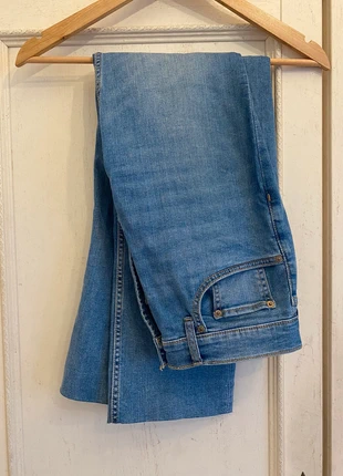 Jean bleu coupe droite Zara taille M/38 femme neuf, marke: Zara, zustand: Neu, größe: M / 38 / 10, 12,00 €, 13,30 € inklusive Vinted-Käuferschutz