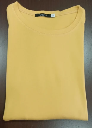 Camisola básica amarela de Homem, brand: Local, condizioni: Ottime, taglia: S, €3.00, €3.85 include la Protezione acquisti