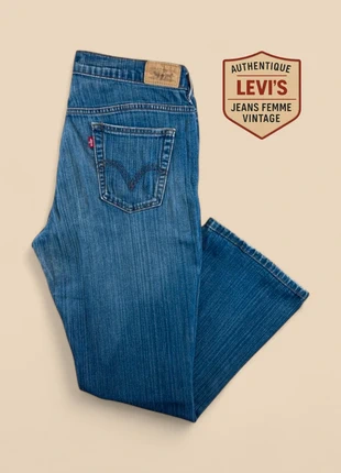Jean Levi’s® Authentique femme bootcut bleu moyen taille FR 40 (W30 L32) très bon état 1063, marque: Levi's, état: Très bon état, taille: L / 40 / 12, 14,00 €, 15,40 € Protection acheteurs (Pro) incluse