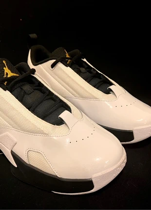 Nike Jordan Max Aura 6 Femme – Sneakers White/Black – Neuf 38,5, brand: Jordan, condition: New with tags, size: 38.5, €50.00, €53.20 includes Buyer Protection