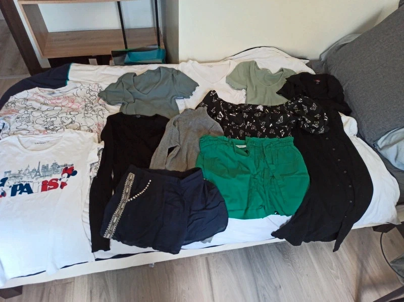 Lot de 11 vêtements femme taille S (lot 4)