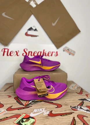 Nike Zoom Fly 5 taille 44, brand: Nike, condizioni: Nuovo con cartellino, taglia: 44, €109.00, €115.15 include la Protezione acquisti