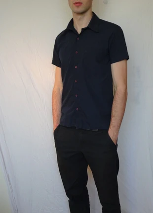 dunkelblaues Herrenhemd von Inscene, größe M, merk: Inscene, staat: Heel goed, maat: M, € 10,00, € 11,20 inclusief Kopersbescherming