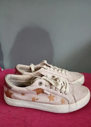 Zapatillas Mustang estrellas, merk: Mustang, staat: Heel goed, maat: 38, € 6,99, € 8,04 inclusief Kopersbescherming