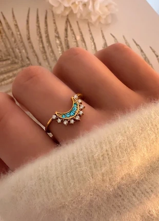 Bague ajustable en acier inoxydable doré, ornée d'une élégante lune incrustée de pierres bleues, marca: Bijouterie Paribell, estado: Muy bueno, tamaño: Ajustable, 14,50 €, 15,93 € Protección al comprador Pro incluida