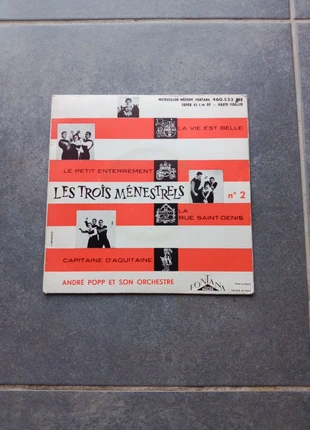 Les Trois Ménestrels La Vie Est Belle, estado: Muito bom, €5.00, €5.95 inclui Proteção do Comprador