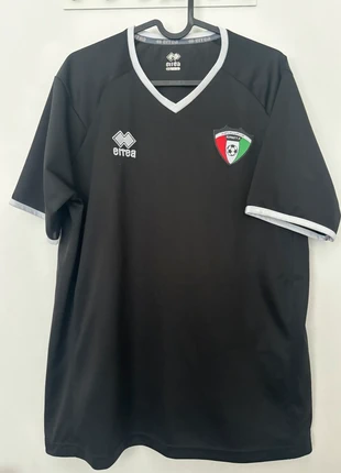 Maillot training Koweit Errea L, merk: Erreà, staat: Heel goed, maat: L, € 10,00, € 11,20 inclusief Kopersbescherming Pro