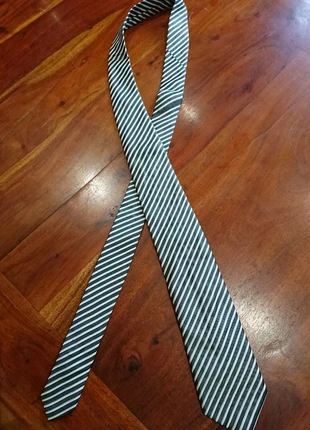 Cravate, marque: Celio, état: Très bon état, 2,00 €, 2,80 € Protection acheteurs incluse