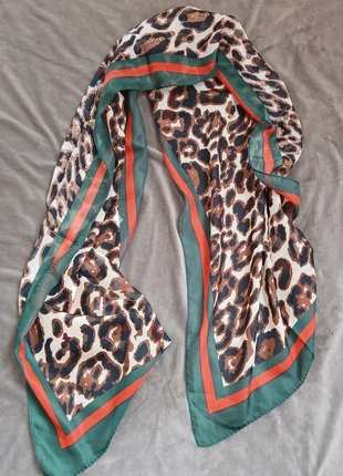 Foulard donna leopardato stile selvaggio, état: Très bon état, 5,00 €, 5,95 € Protection acheteurs incluse